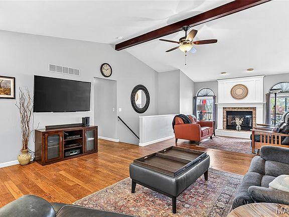 3rd image of 74 S Langfield Ct