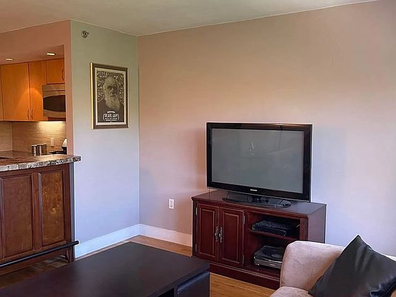 4th image of 362 Saint Nicholas Ave APT 8A