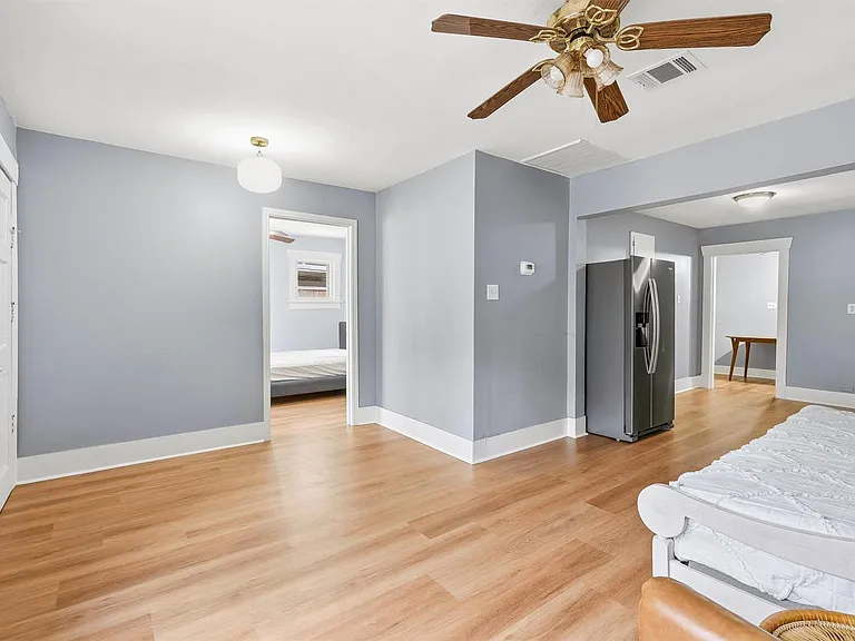 304 Bomar St — Photo 8