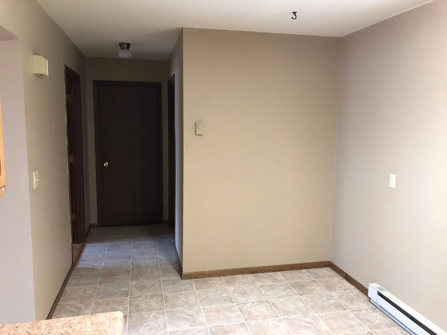 1 bed, 576 sqft, $650 — Photo 2