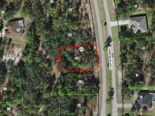 111 Cypress Blvd E, Homosassa, FL 34446