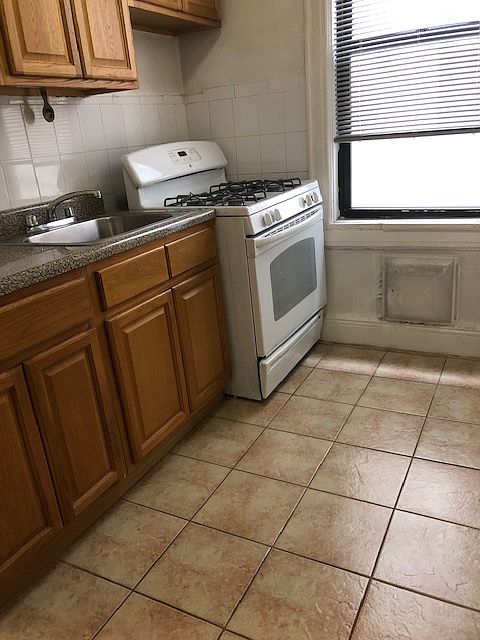 1st image of 2262 35th St #1F