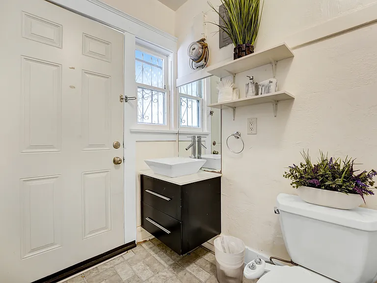 1187 N Mariposa Ave — Photo 15