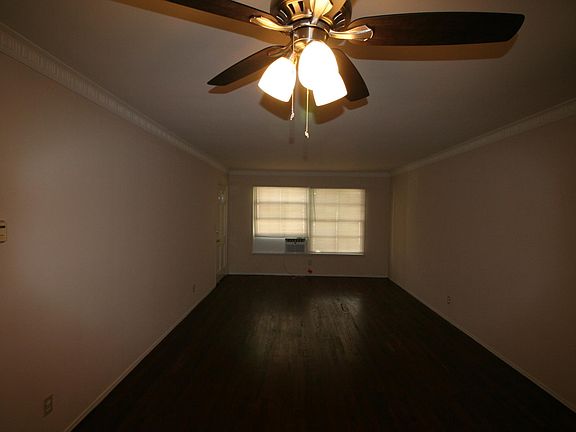 3rd image of 5319 Whitsett Ave APT 2