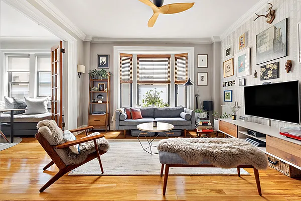 Sold by Compass | media 1