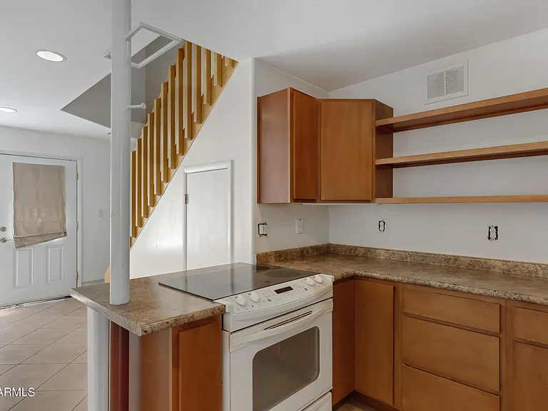 2021 S Granada Dr #10 — Photo 3