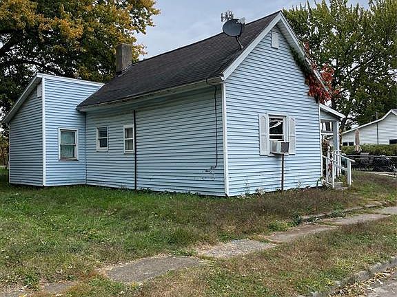 3rd image of 1018 E Tuttle Ave