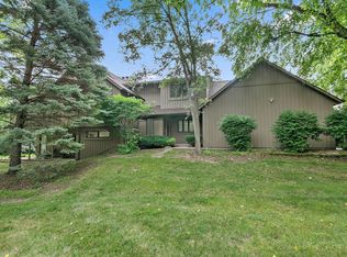 5805 Wild Plum Rd, Crystal Lake, IL 60014