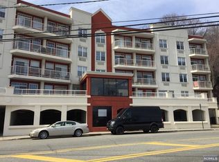 1100 River Rd APT 101, Edgewater, NJ 07020