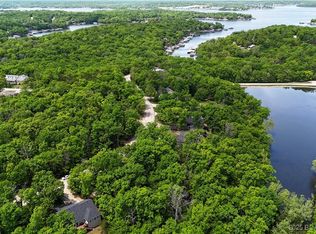 35 Cornett Dr, Lake Ozark, MO 65049