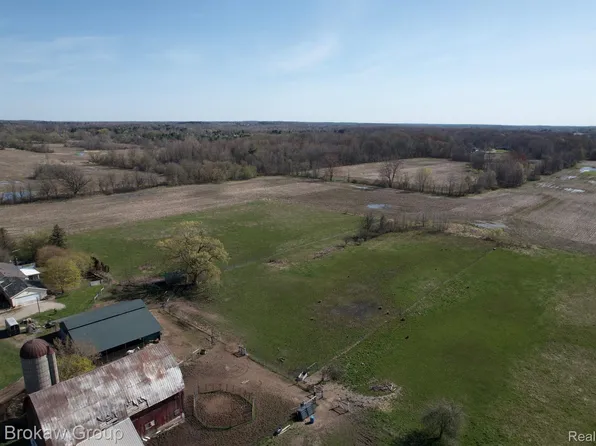 9448 Washburn Rd, Columbiaville, MI 48421