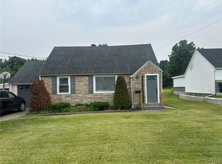 5 Beechwood Rd, New Hartford, NY 13413