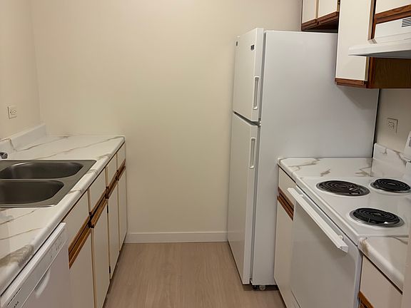2nd image of 360 Leah Ln APT 1B