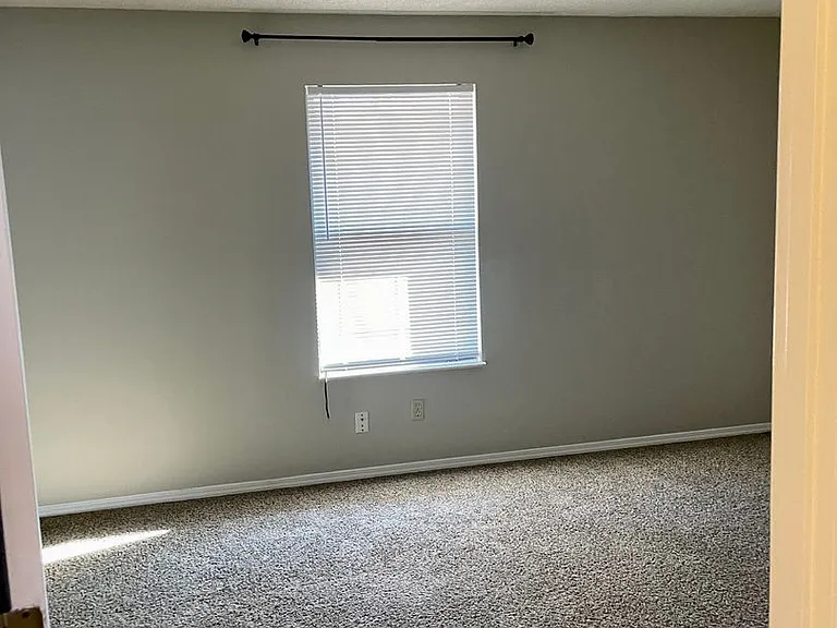 618 Trojan Dr — Photo 10
