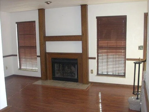 Living room (connects to dining area)