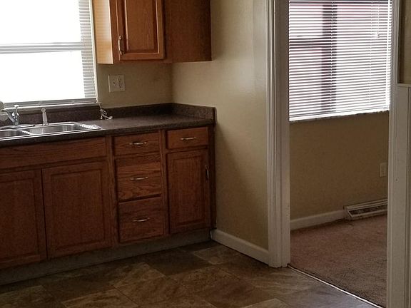 3rd image of 4825 Sapphire Ln