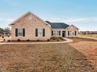 200 Hunts Landing Dr, Kathleen, GA 31047