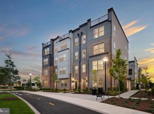 2167 Glacier Rd, Herndon, VA 20170