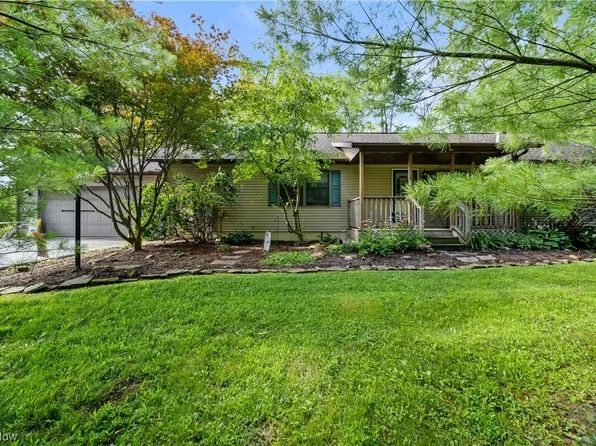 6034 Meade Hollow Rd, Windsor, OH 44099