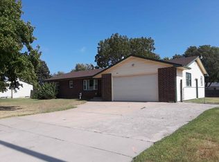 900 W Maywood St, Wichita, KS 67217