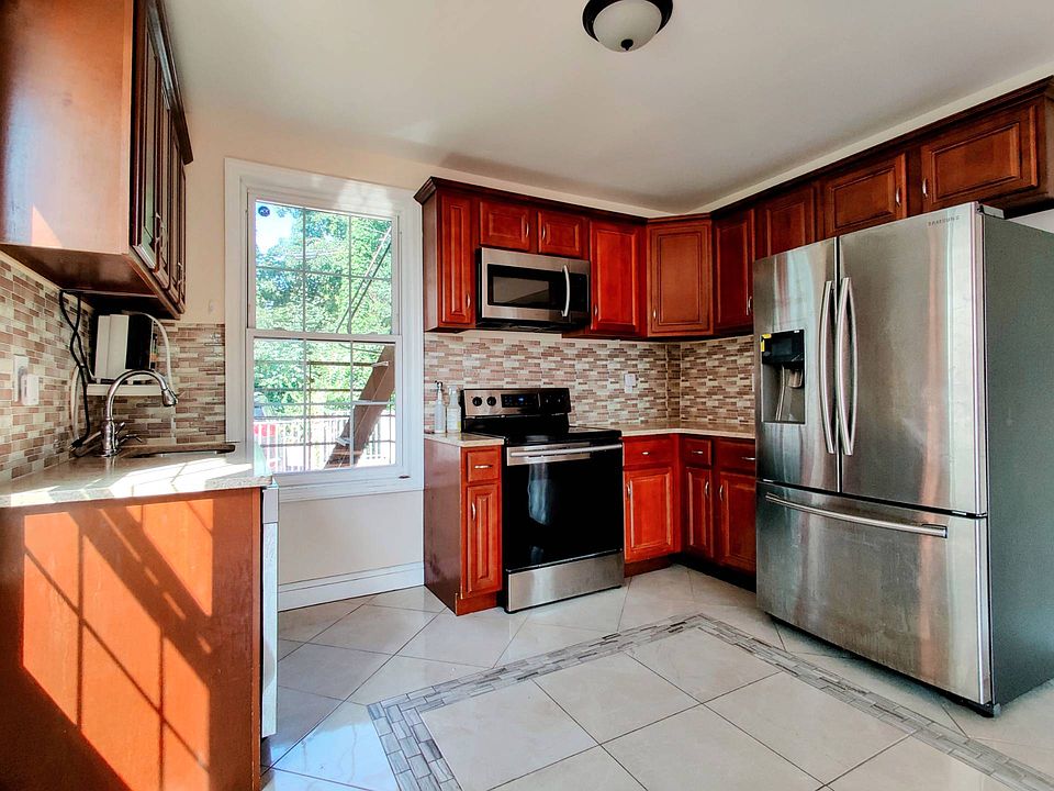 1st image of 160 McLean Ave