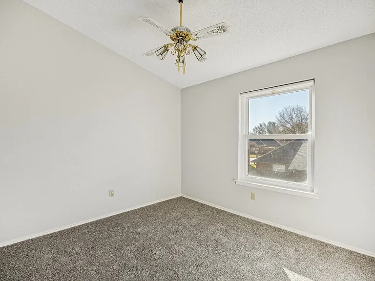 709 Bridget Way — Photo 29