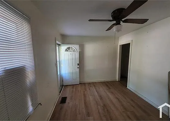 3 bed, 992 sqft, $1,250 — Photo 3