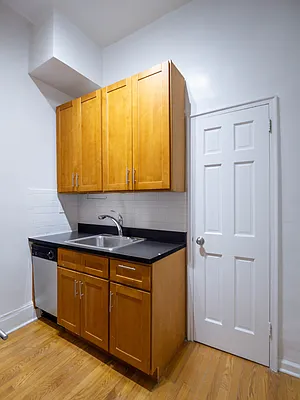 Rented by City Connections Realty | media 7