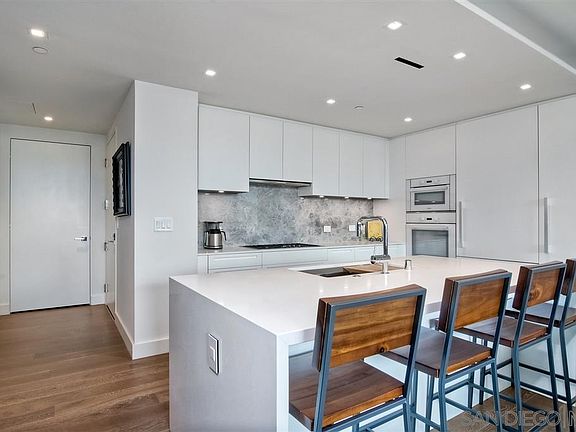 2nd image of 2855 5th Ave #303