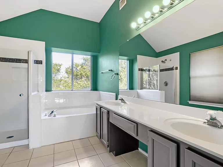 17204 Village Glen Rd — Photo 10
