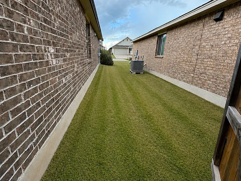8915 Hidden Oaks Dr — Photo 25