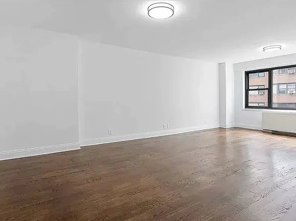 400 East 89th Street image 1 of 4