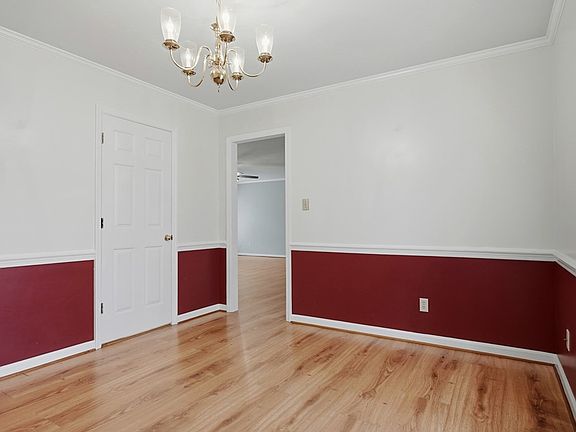 5th image of 2710 Shannon Rd