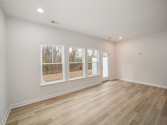 4th image of 1000 Opal St #104