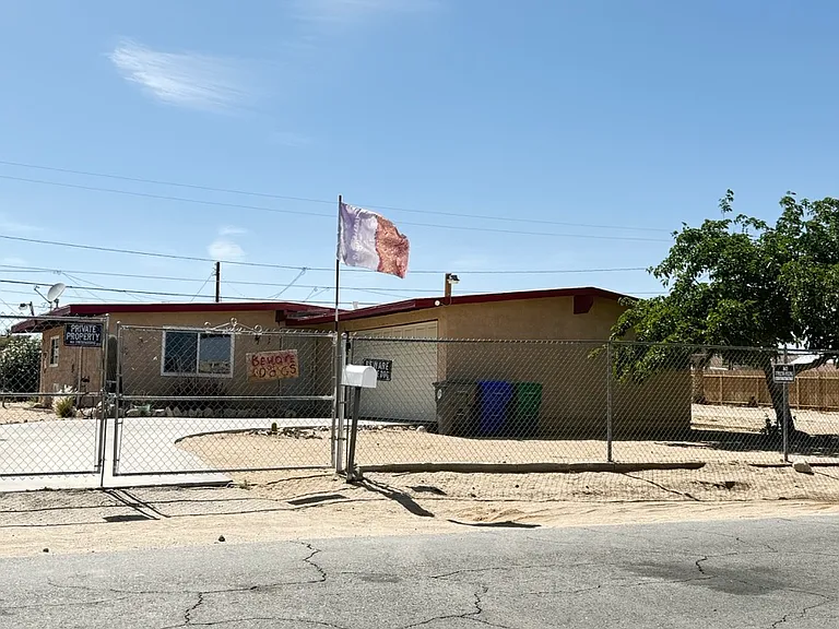 6558 Tamarisk Ave — Photo 2