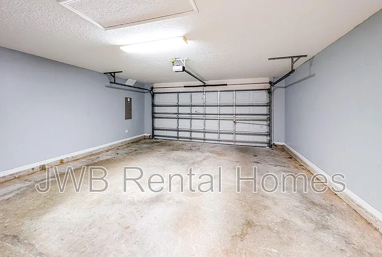 10238 Emma Lakes Dr — Photo 16