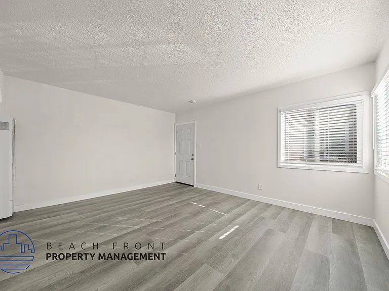 249-251 W Pomona Blvd — Photo 5