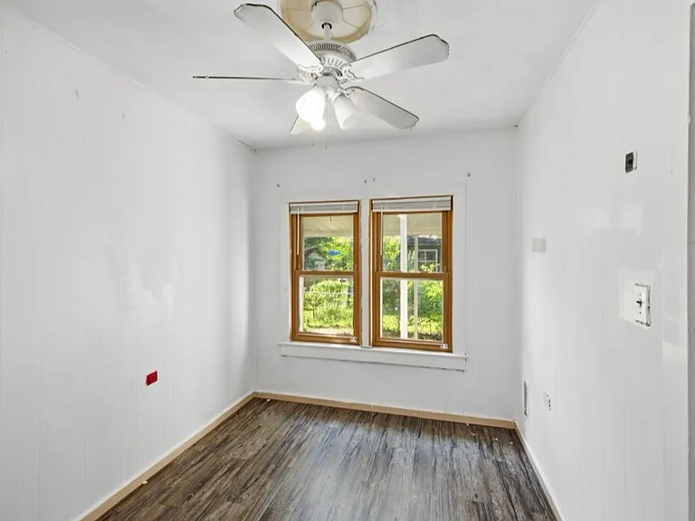 425 S 45th West Ave — Photo 9