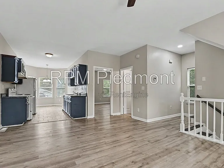 753 Prince Pl NW — Photo 3