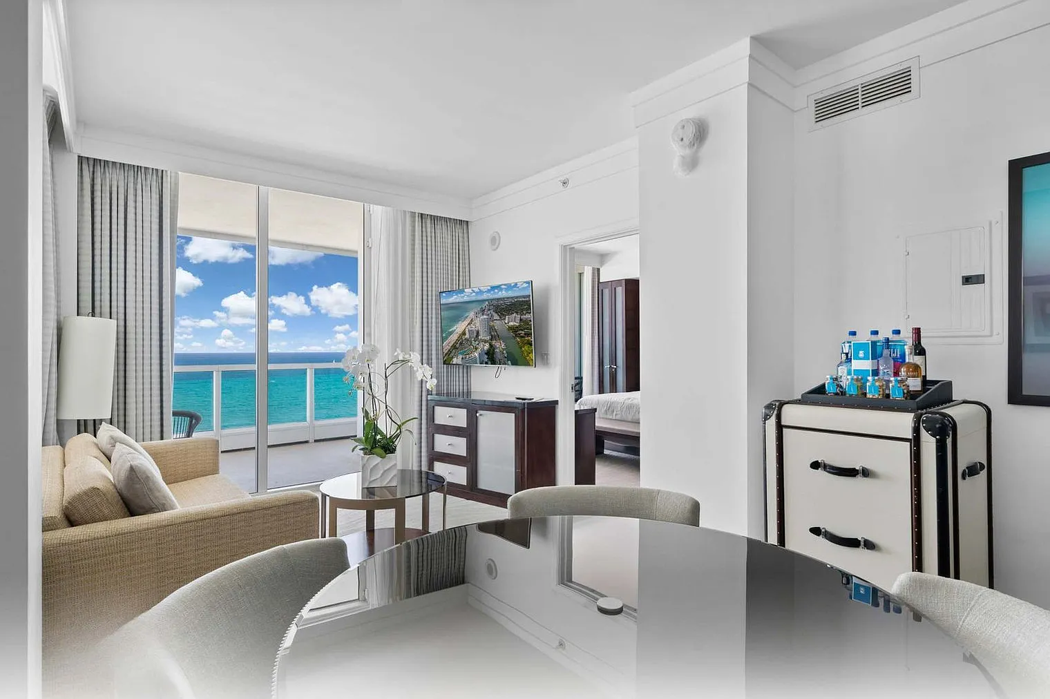 1 bed, 1.0 bath, 764 sqft, $14,954 — Photo 1