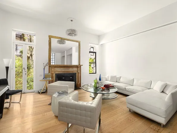 327 E 18th St, New York, NY 10003