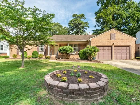 87 Waterview Dr, Newport News, VA 23608