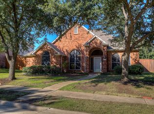 1517 Spring Hollow Ln, Garland, TX 75043