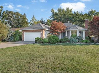 371 King St W, Essex, ON N0R 1G0