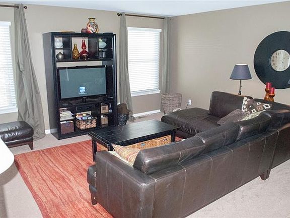 2nd image of 5524 Seney Cir