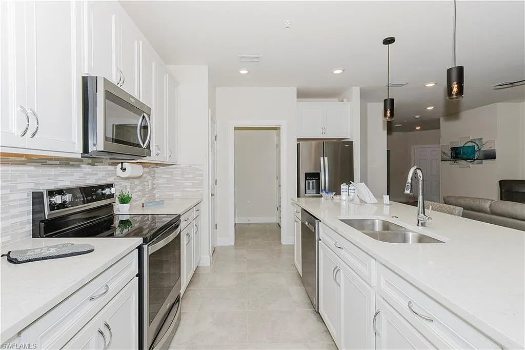 2 bed, 2.0 bath, 1538 sqft, $4,995 — Photo 3