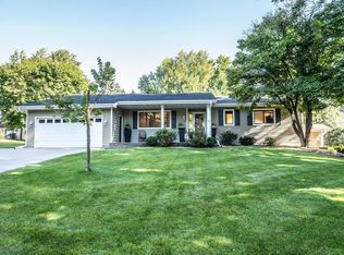 721 Meadow View Dr, Northfield, MN 55057