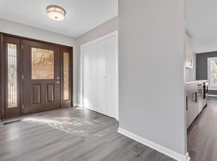 21W722 Glen Valley Dr, Glen Ellyn, IL 60137