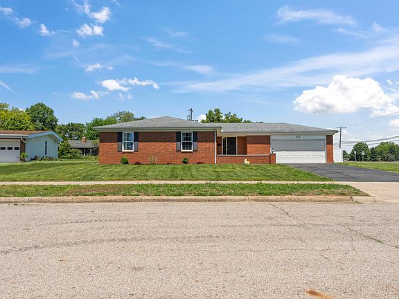3rd image of 432 Glenmont Ct