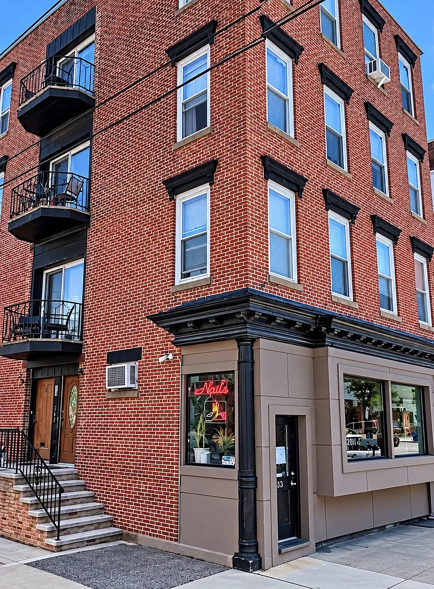 2 bed, $2,700 — Photo 1